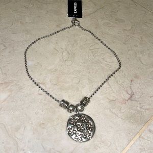 Express necklace silver new